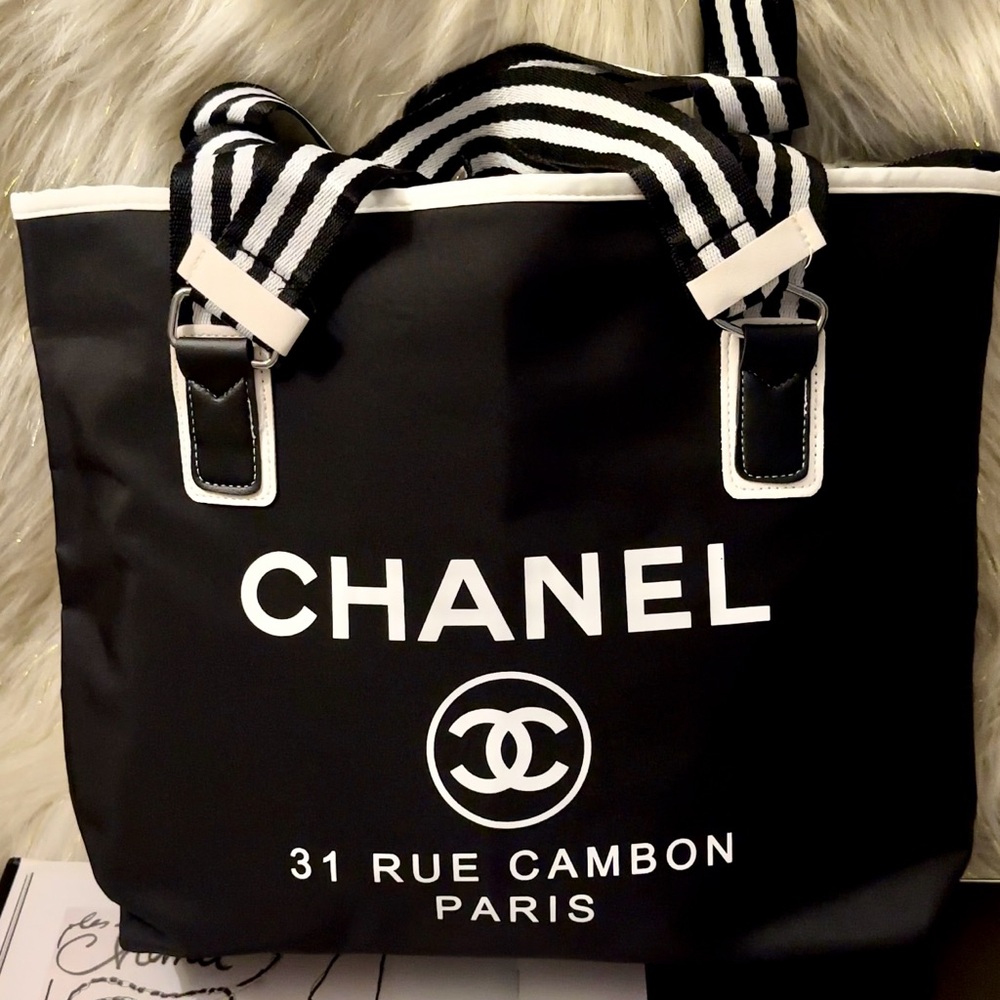 ♣️🔳 New VIP Beaute Gift Tote Bag !!!